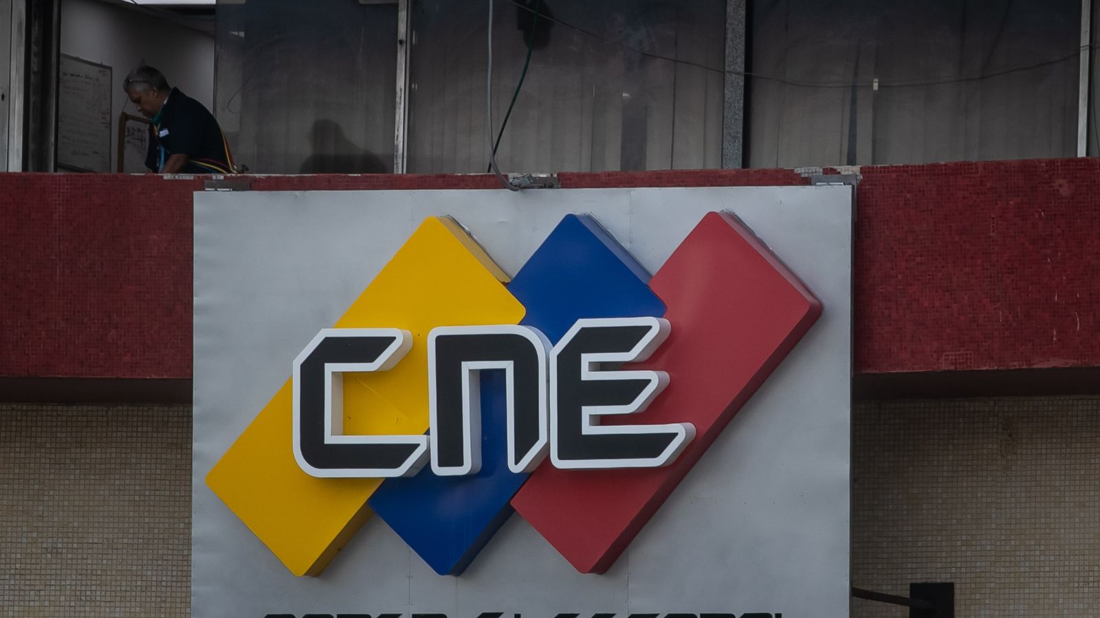 Fotografía del 21 de agosto del 2021 donde se observa una de las sedes del Consejo Nacional Electoral (CNE), en Caracas (Venezuela). EFE/MIGUEL GUTIERREZ
