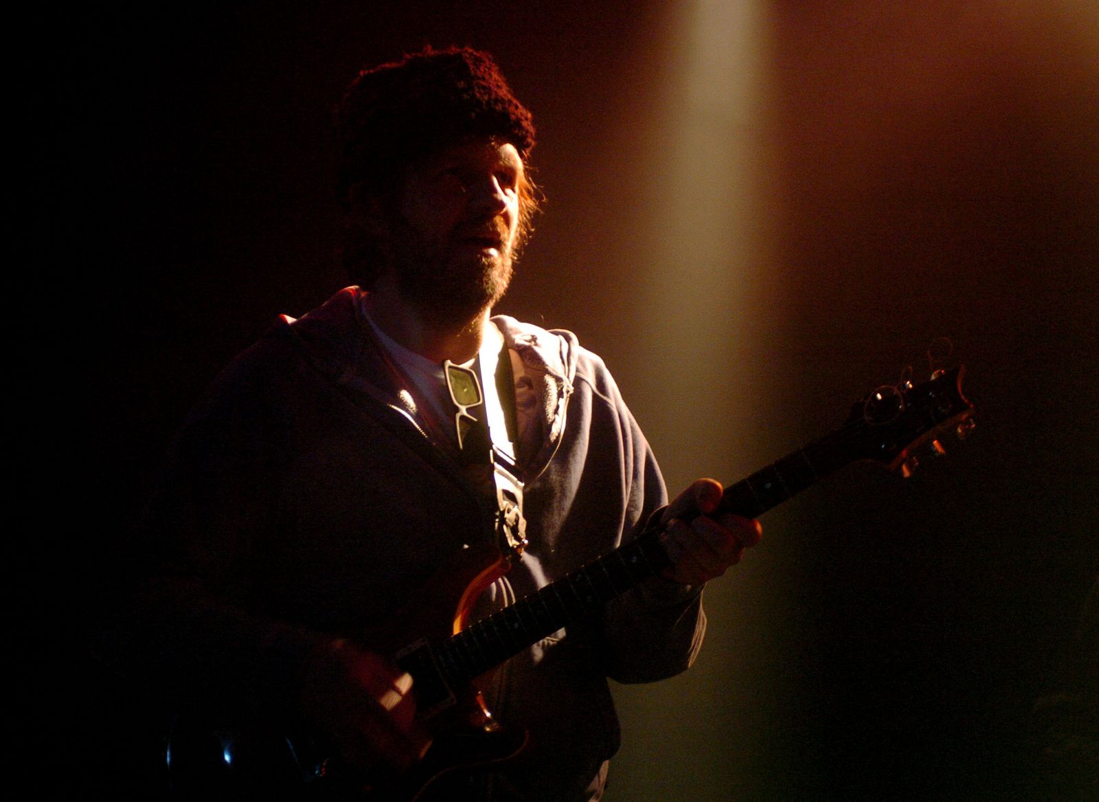 Emir Kosturica durante un concierto con su grupo "Non Smoking Orchestra" en una imagen de archivo. EFE/Alberto Martin Emir Kosturica durante un concierto con su grupo "Non Smoking Orchestra" en una imagen de archivo. EFE/Alberto Martin