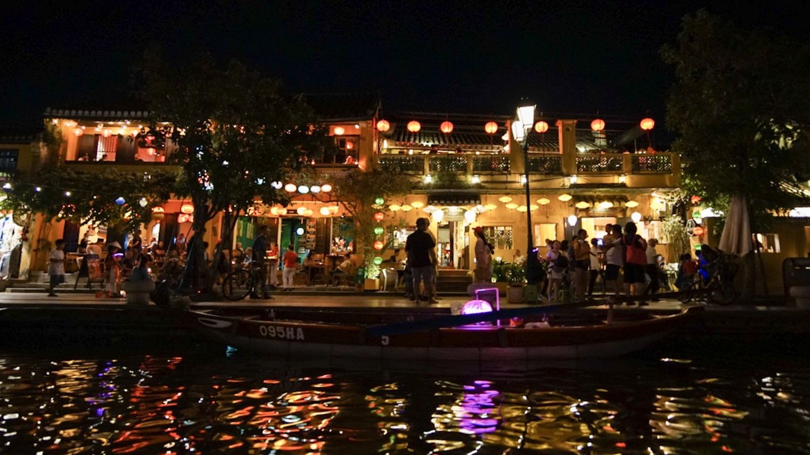 horizontal-1121.jpg horizontal-1121.jpg