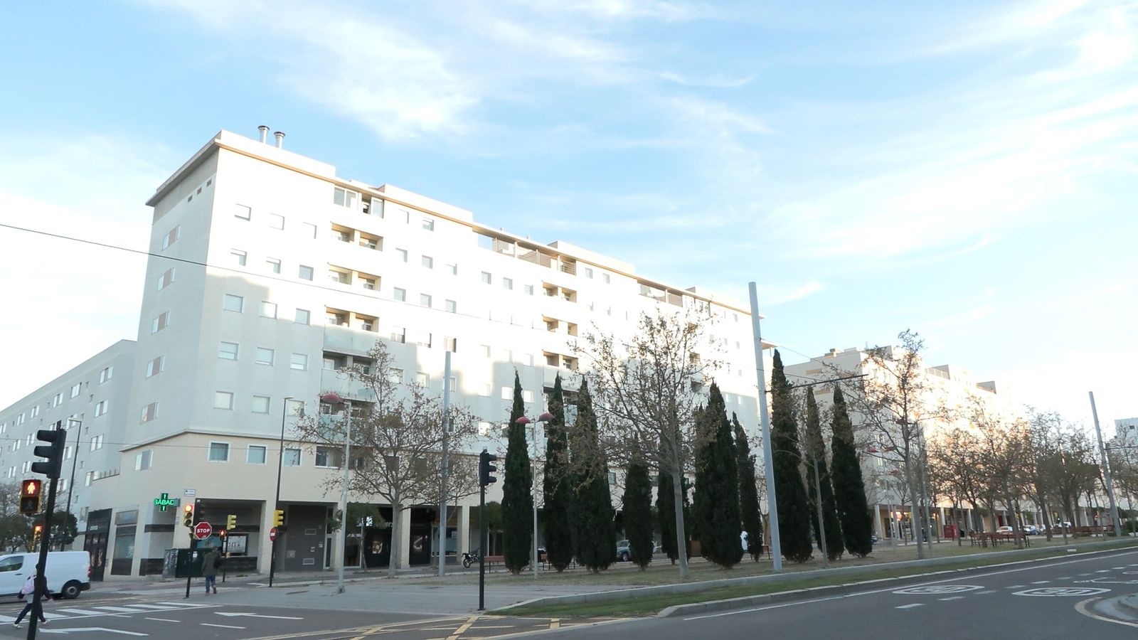Archivo - Edificio de pisos residenciales.