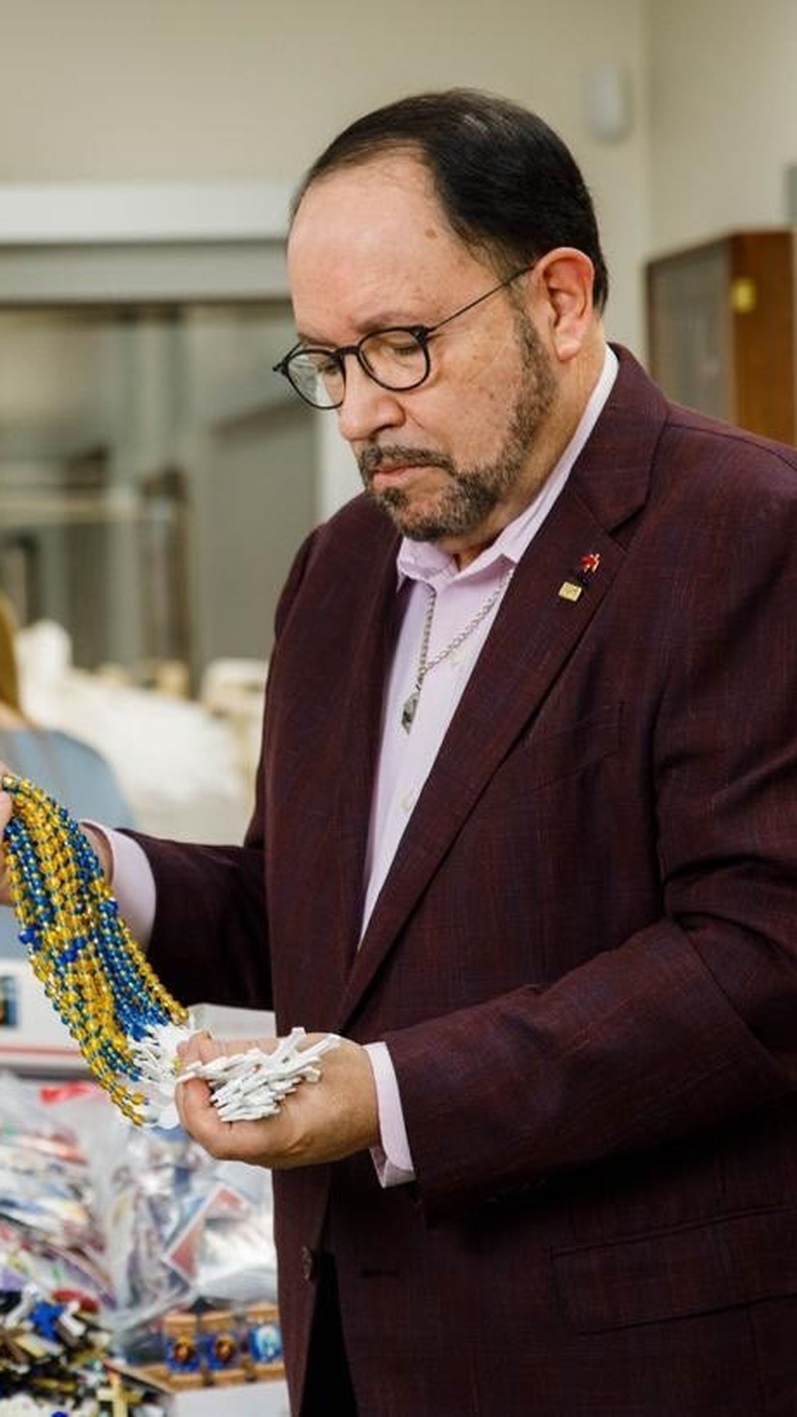 “Darkness Is The Absence Of Light And Evil Is The Absence Of God. With The Miraculous Gift Of These Rosaries From These Beacons Of Light With Prayer, Love, And Hope, We Will Pierce The Darkness And Inspire The Leaders Of Our World To Reject Evil And Move “Darkness Is The Absence Of Light And Evil Is The Absence Of God. With The Miraculous Gift Of These Rosaries From These Beacons Of Light With Prayer, Love, And Hope, We Will Pierce The Darkness And Inspire The Leaders Of Our World To Reject Evil And Move