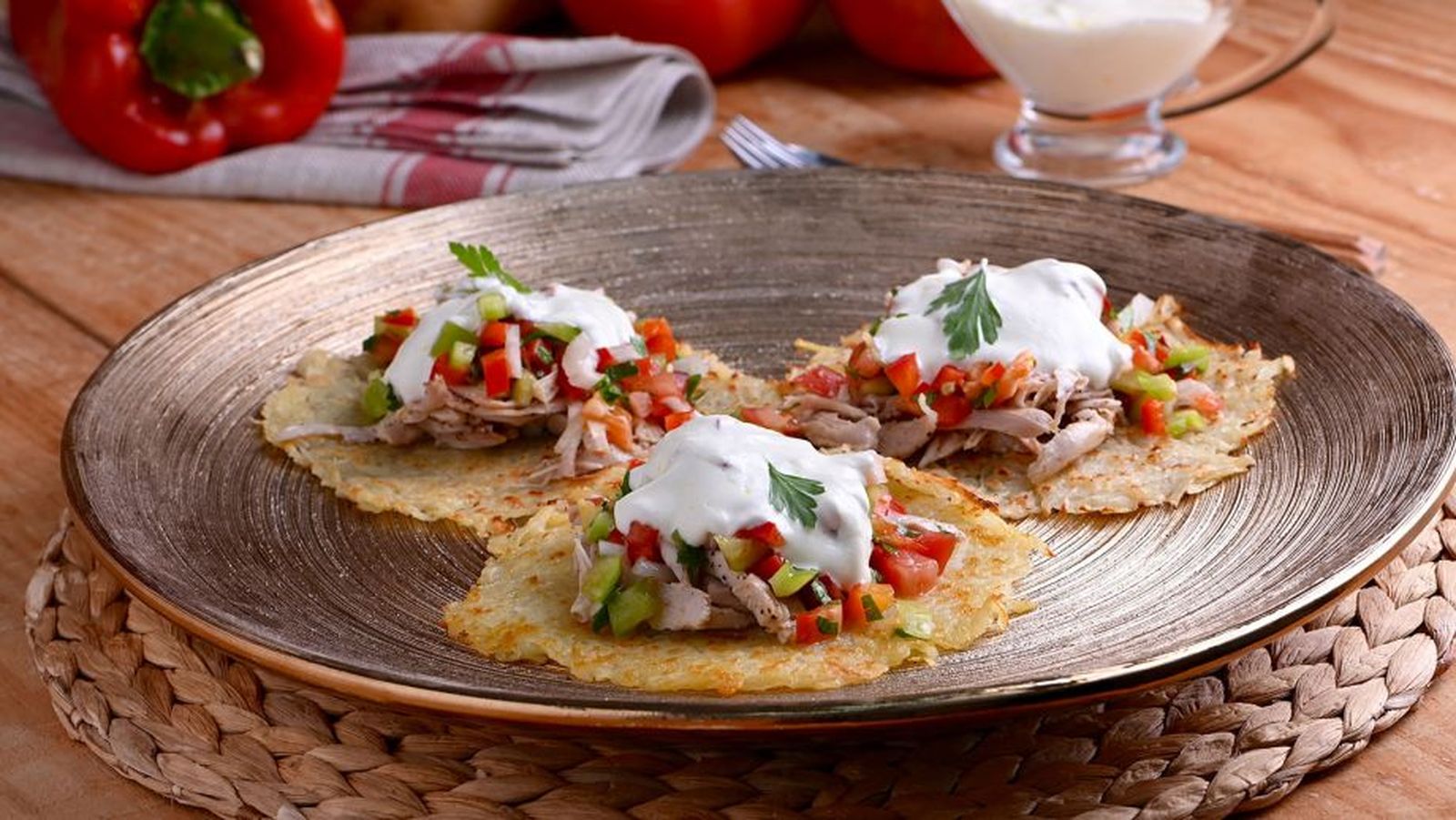 Taco de patata y pollo con salsa picantita de verduras Taco de patata y pollo con salsa picantita de verduras