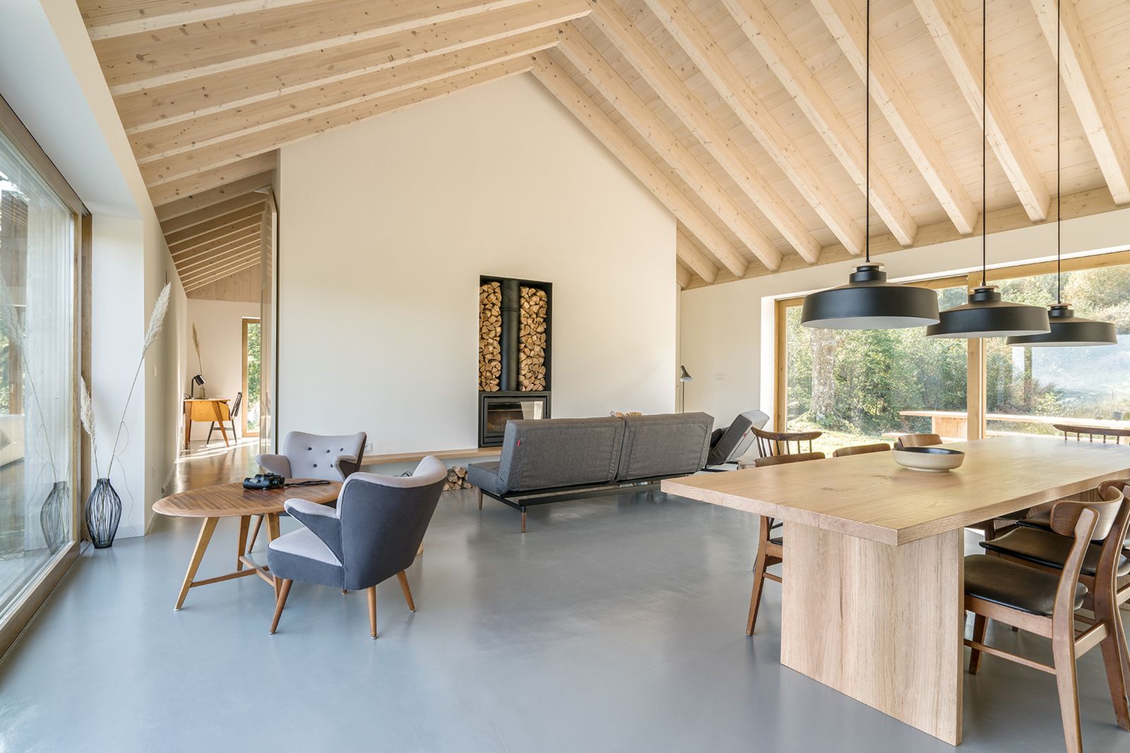 10 LAA Villa Slow