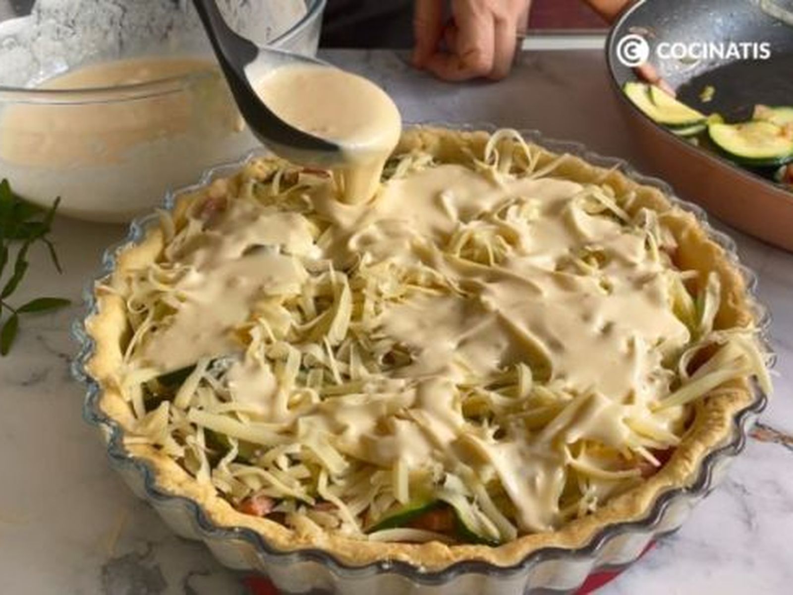 Montamos la quiche de calabacín Montamos la quiche de calabacín