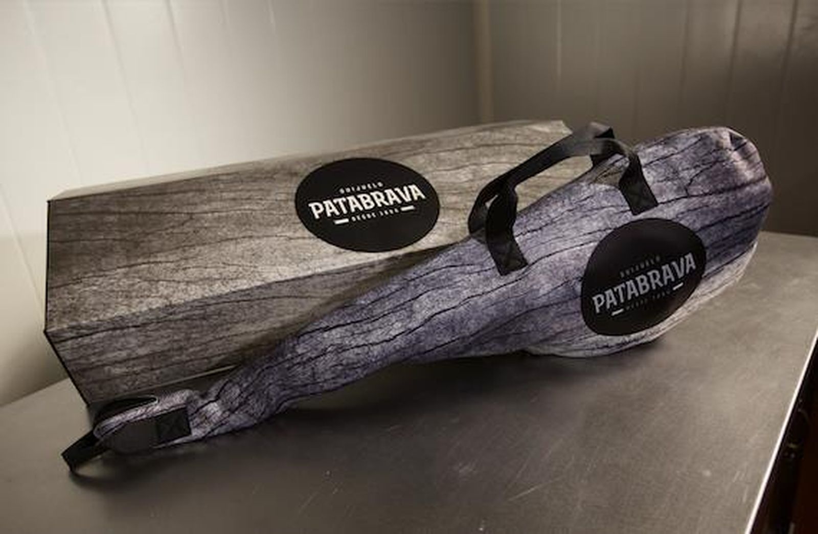 El jamón PATABRAVA que se viste de neopreno. El jamón PATABRAVA que se viste de neopreno.