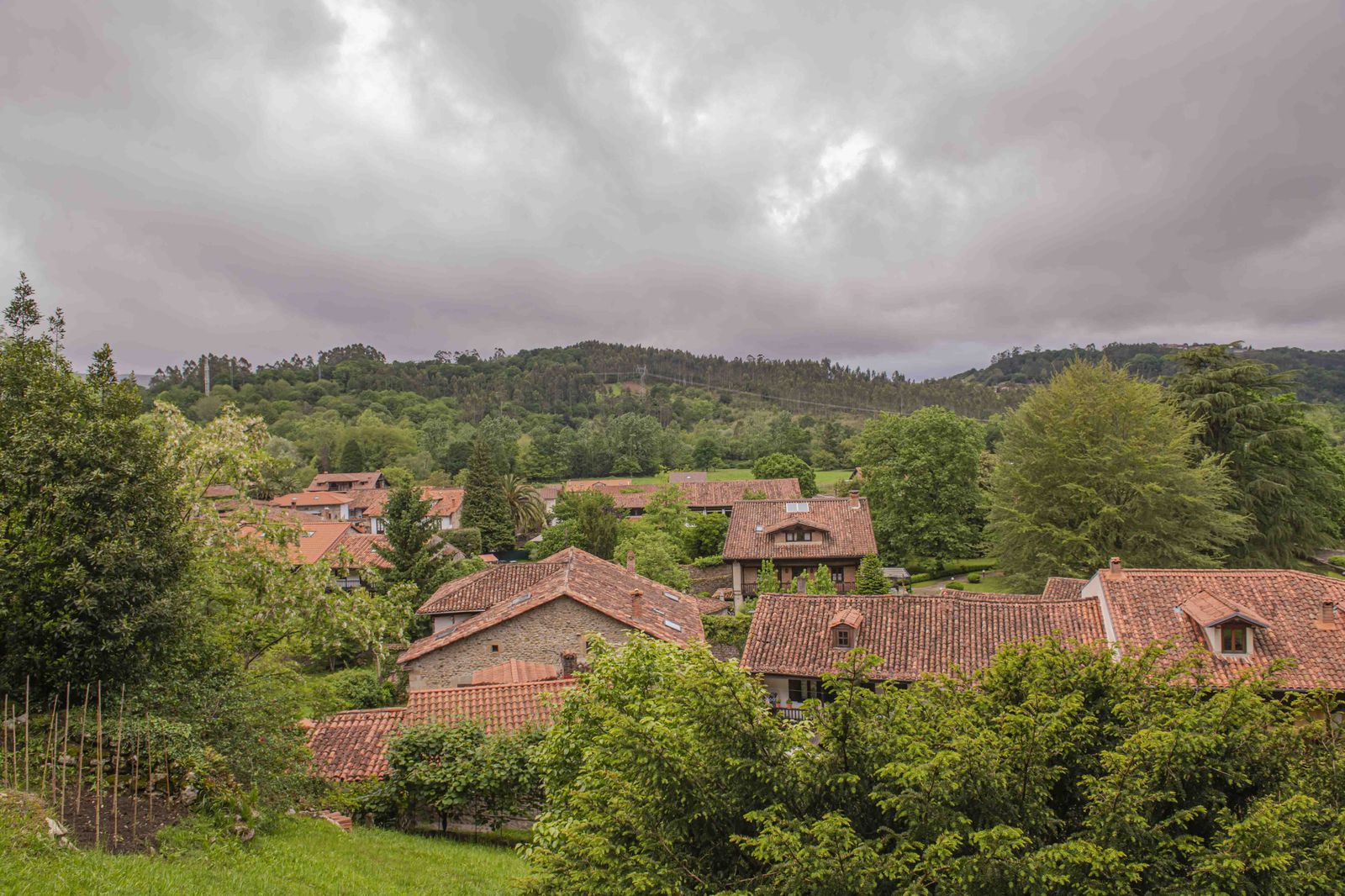 Archivo - Viviendas unifamiliares en Cantabria.