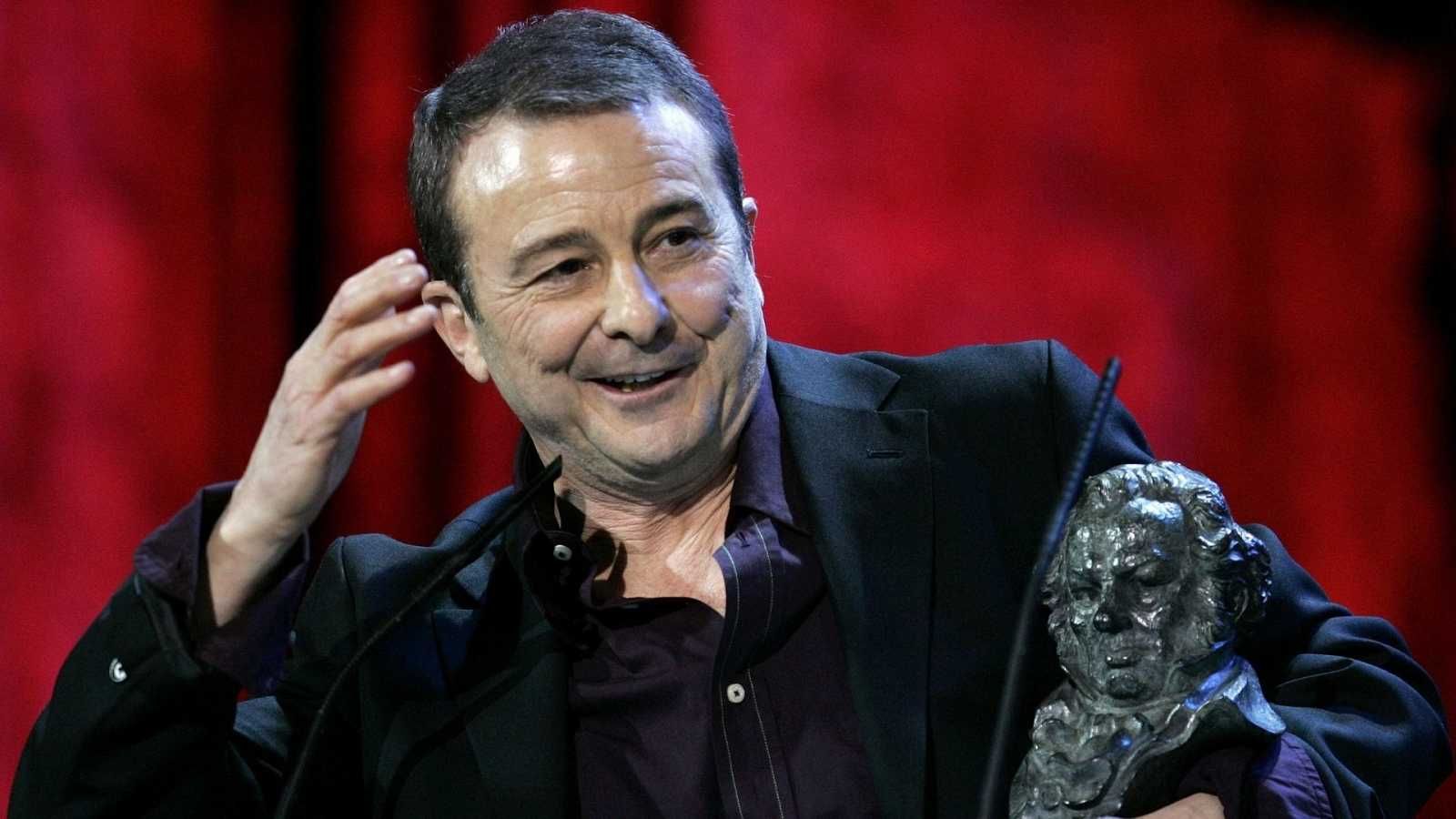 Juan Diego recibiendo uno de sus 3 Goyas Juan Diego recibiendo uno de sus 3 Goyas