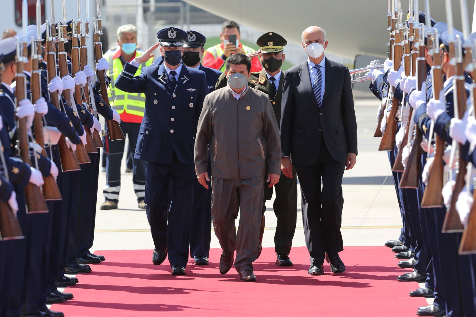 El presidente de Perú confirma que el lunes asistirá a defenderse en el Congreso