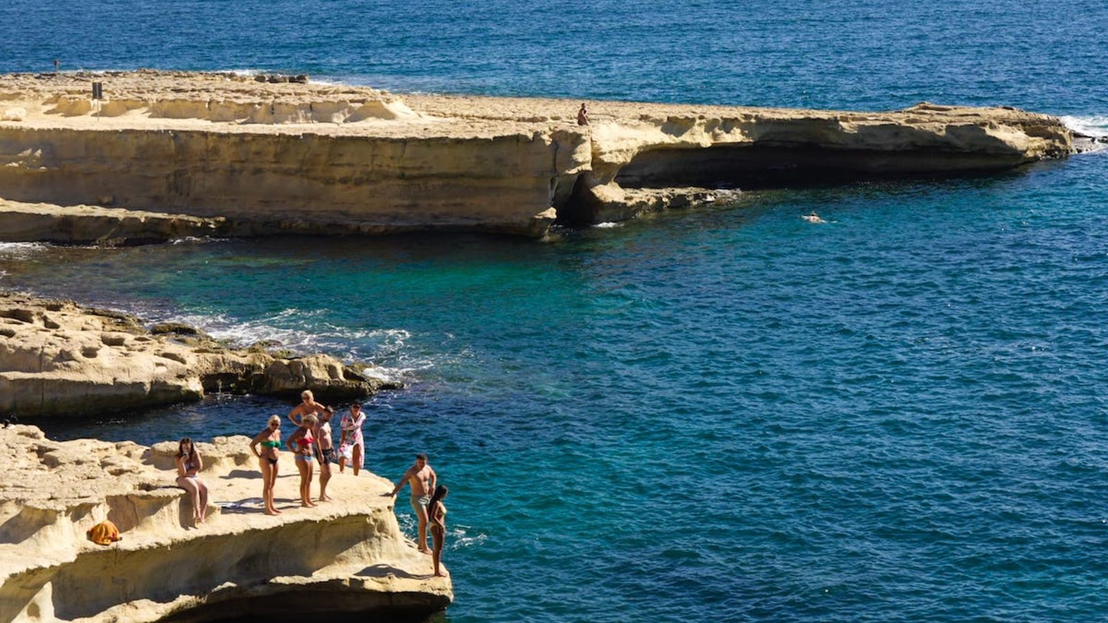 malta-piscina-san-pedro-nadadores.jpg malta-piscina-san-pedro-nadadores.jpg