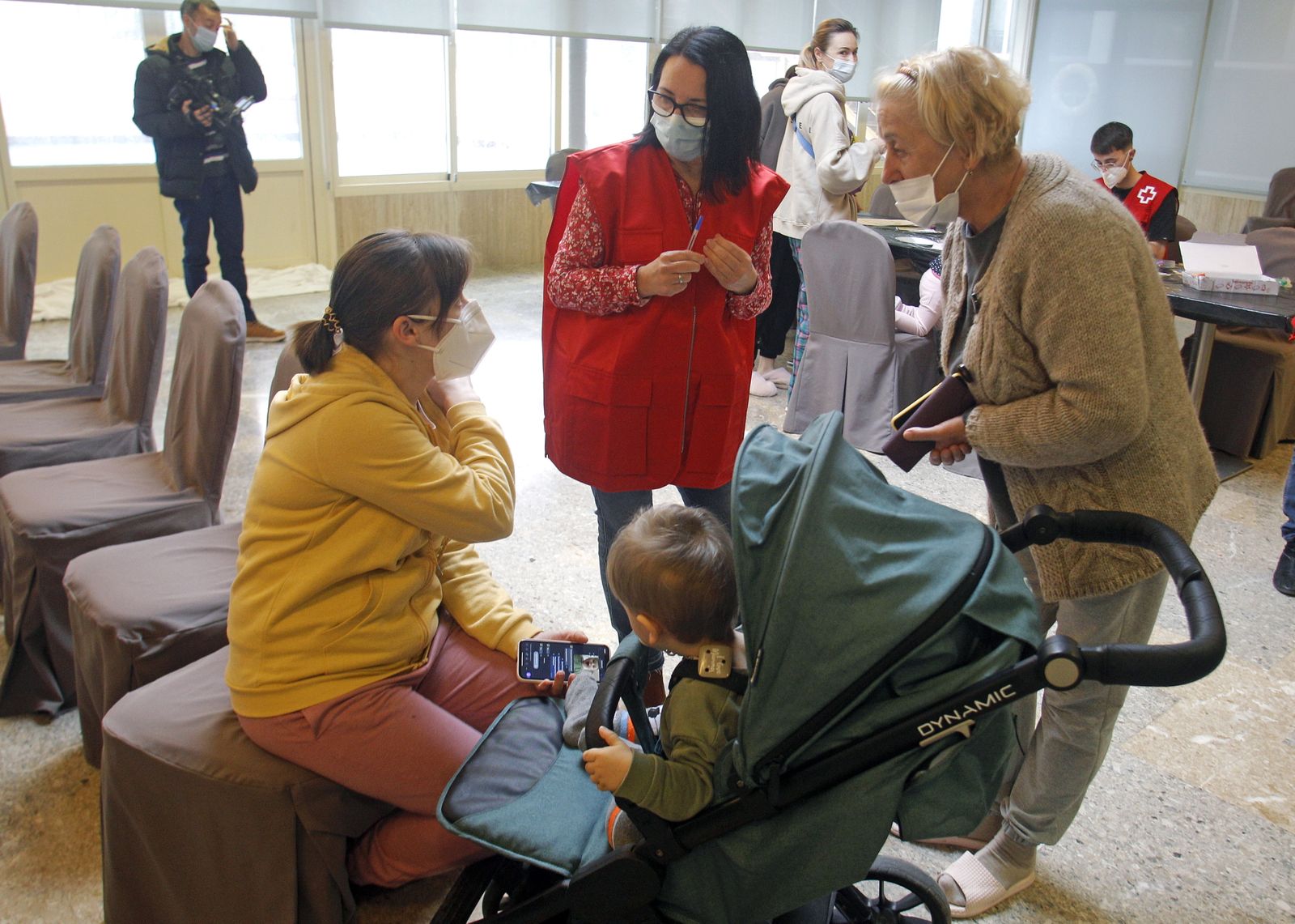 Cruz Roja Alicante presta atención psicológica a los refugiados ucranianos con talleres y atención personalizada tanto a adultos como a niños. EFE/Morell