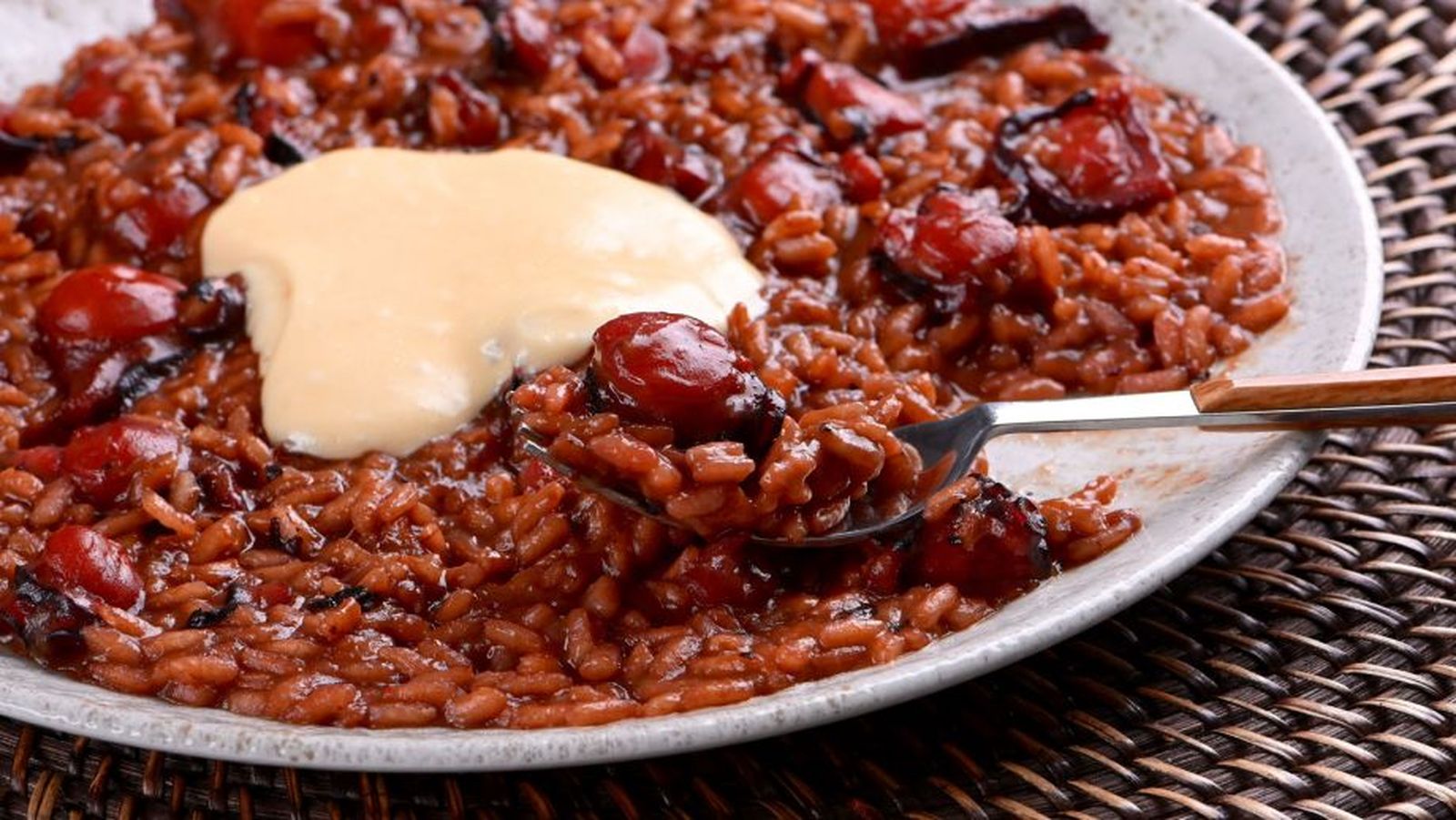 Risotto de pulpo caramelizado con alioli de jamón ibérico