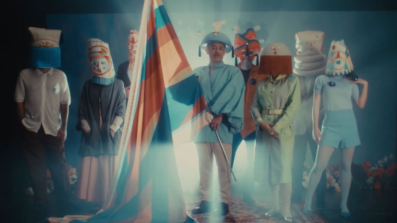 Love of Lesbian, Rigoberta Bandini - Contradicción (Videoclip Oficial) Love of Lesbian, Rigoberta Bandini - Contradicción (Videoclip Oficial)